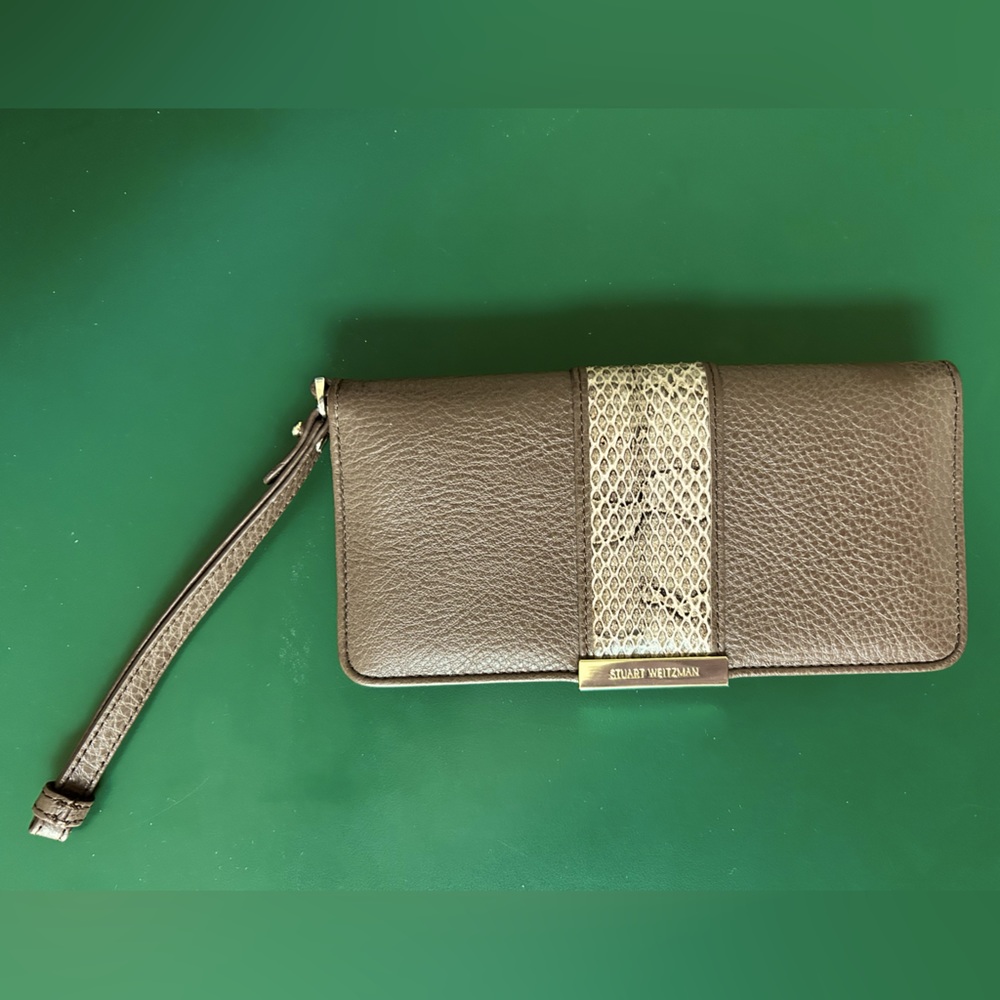 Start Weitzman Snakeskin wristlet